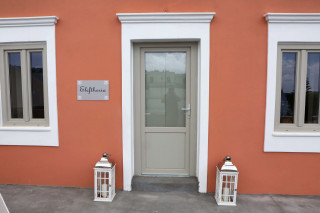 santorini nomikos luxurious mansion entrance